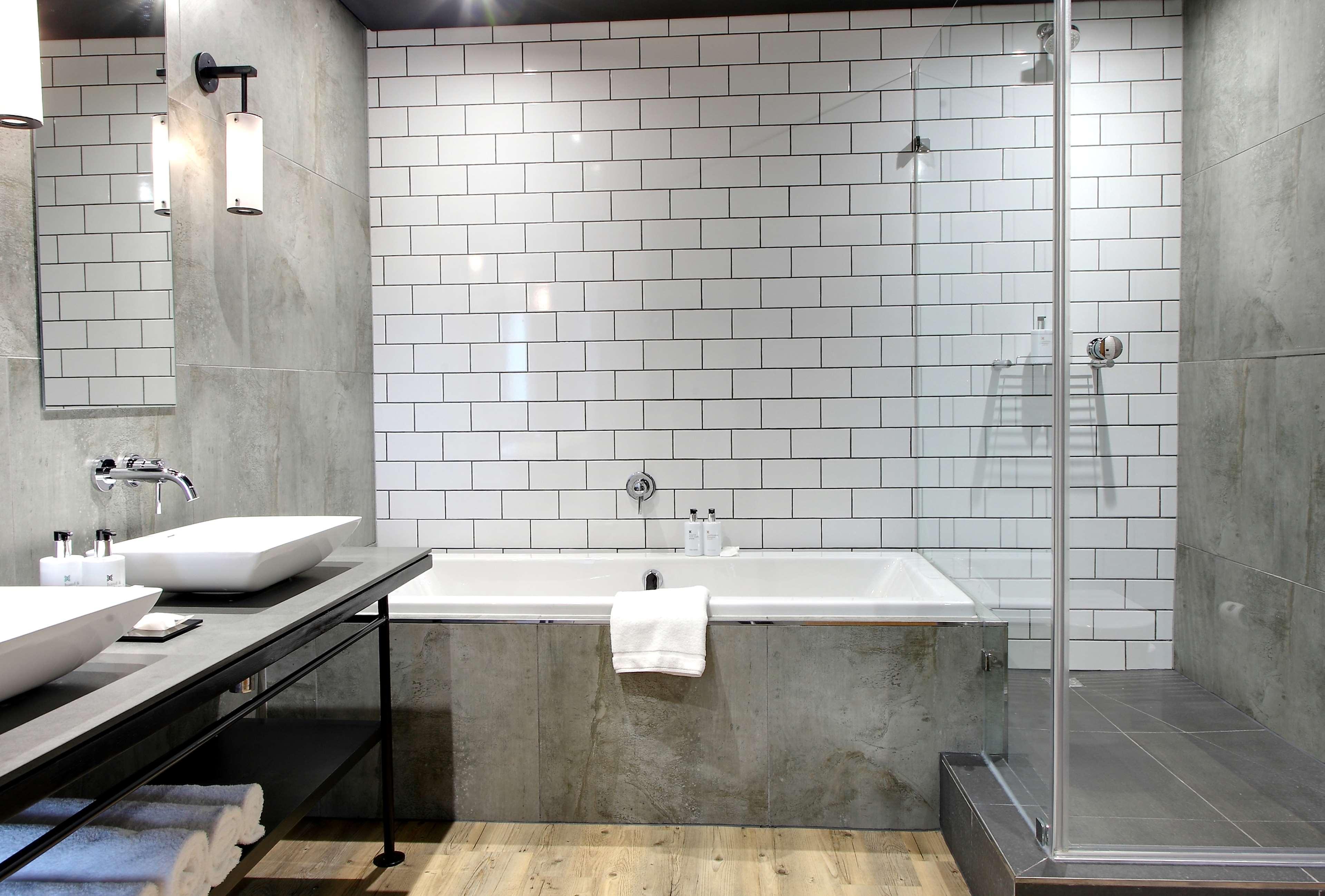 Century Urban Square Hotel 4*
