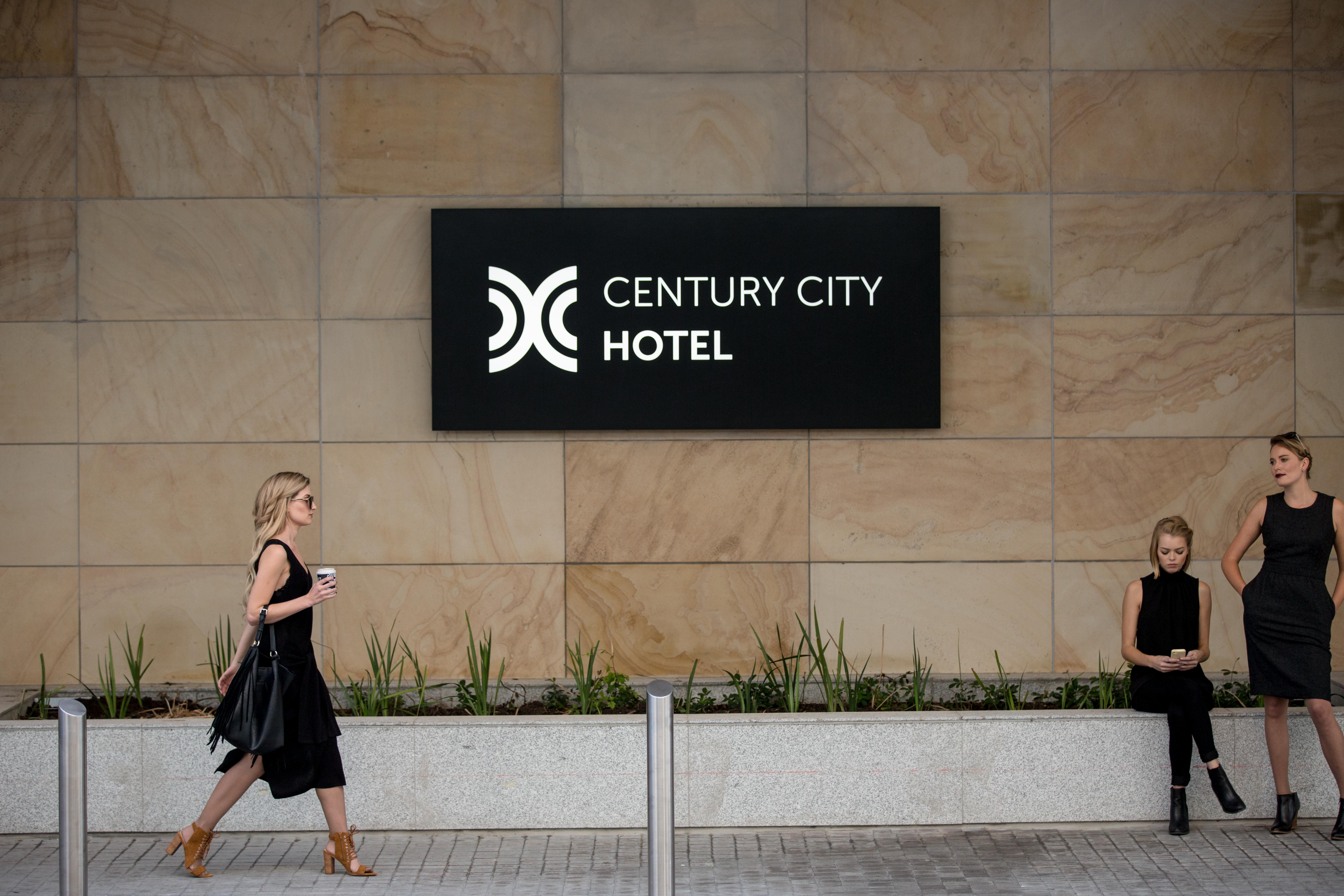 Century Urban Square 4*